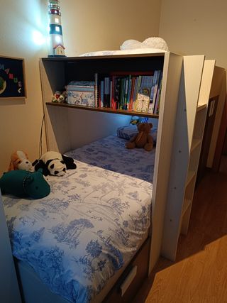 Cama tren habitación infantil.