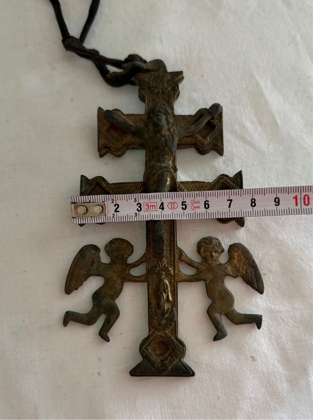 Cruz de Caravaca de metal
