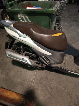 Suzuki sixteen