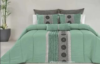 Edredon versace con 3 cojines