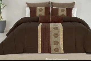 Edredon versace con 3 cojines