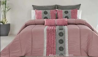 Edredon versace con 3 cojines