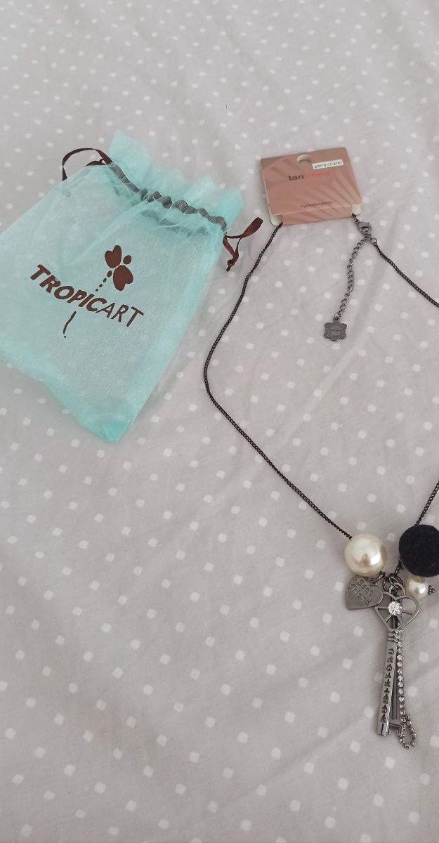 Collar negro nuevo con etiqueta mujer