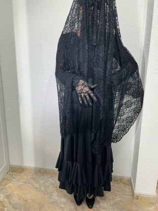 Peineta color carey y mantilla negra grande