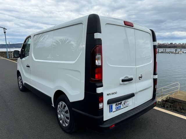 Nissan NV300 2021