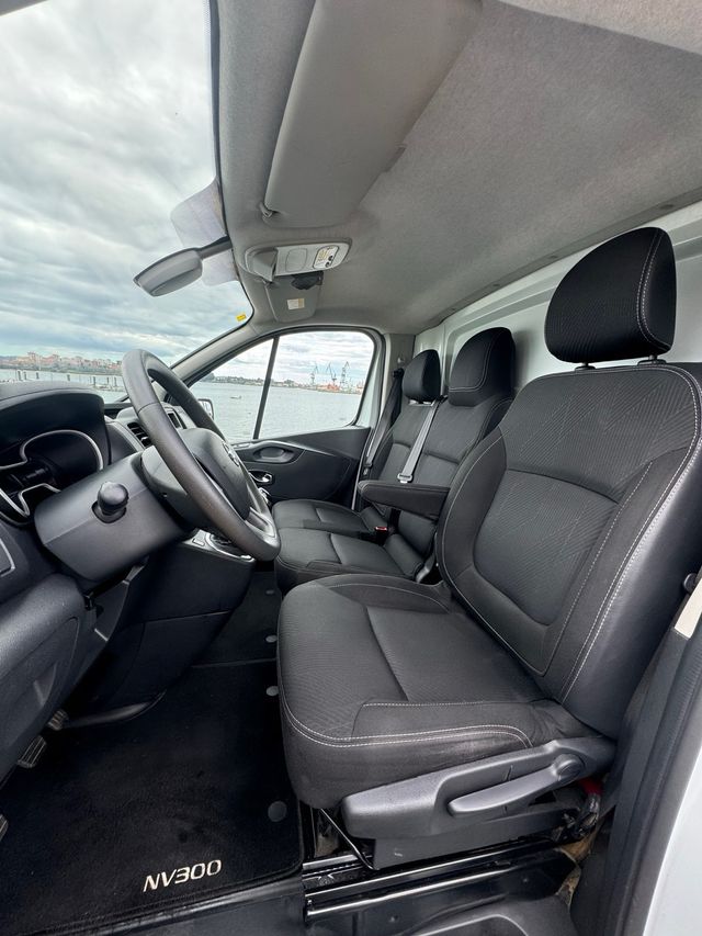 Nissan NV300 2021