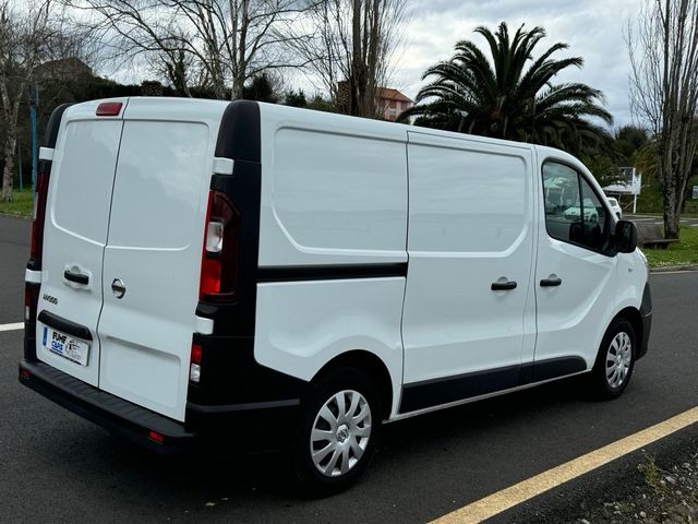 Nissan NV300 2021