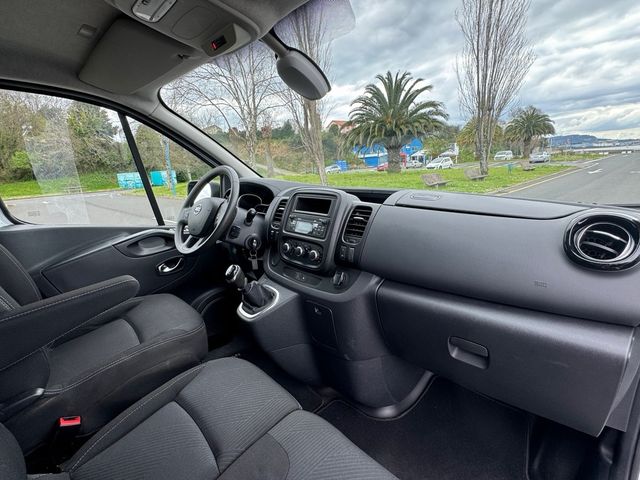 Nissan NV300 2021