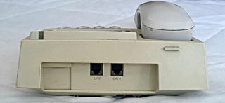 Teléfono fijo Panasonic KX-TS85