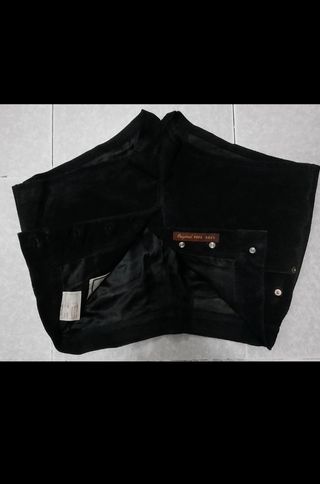 Shorts PEPE de piel negros