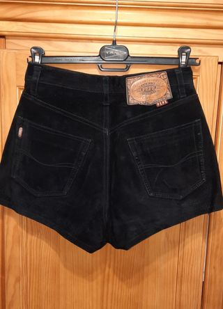 Shorts PEPE de piel negros
