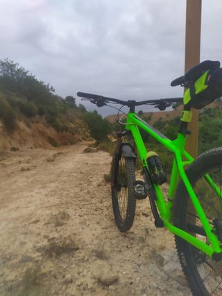 Se vende mountain bike 27.5 talla M marca Vitus
