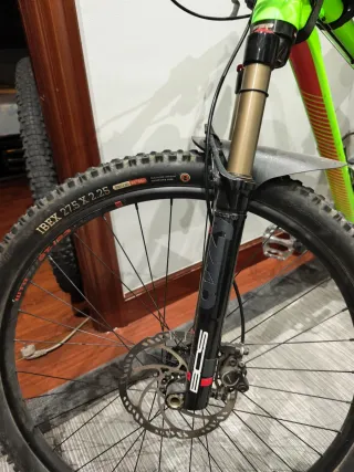 Se vende mountain bike 27.5 talla M marca Vitus
