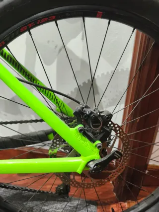 Se vende mountain bike 27.5 talla M marca Vitus
