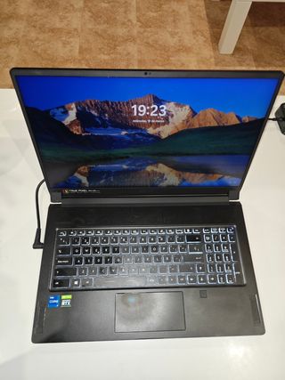 MSI Creator 17 B11UG-019ES