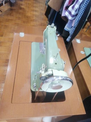 Oferton Máquina de coser Alfa