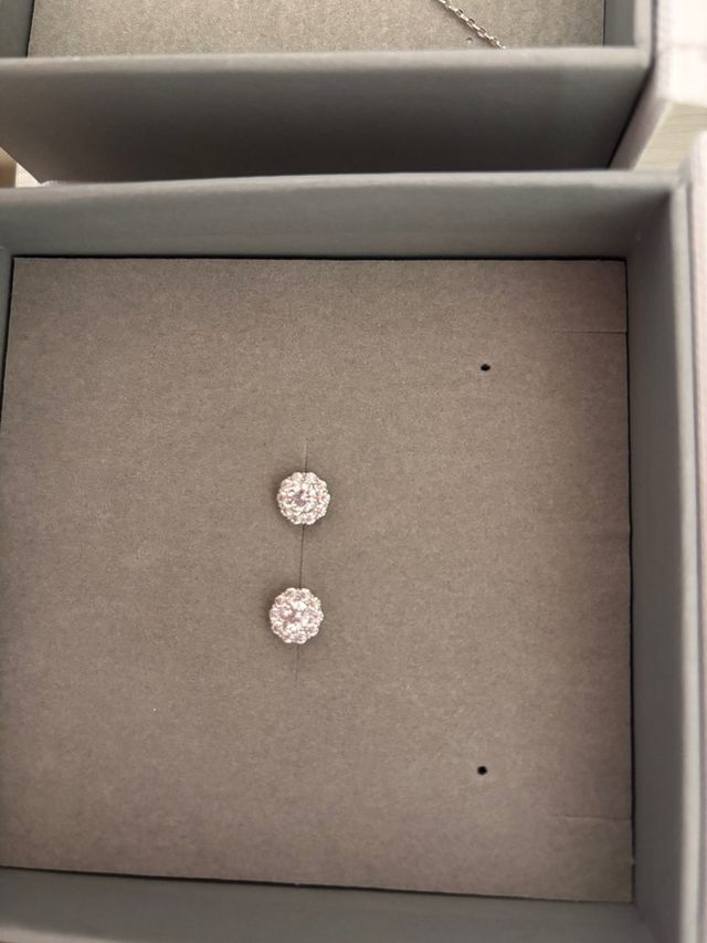 Collar y pendientes Lotus nuevos