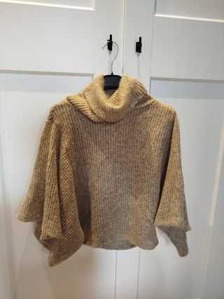 Jersey elegante estilo poncho