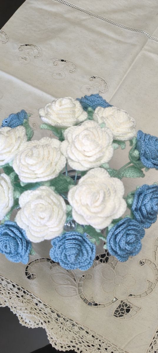 Flores,rosas a crochet,10€ cada flor