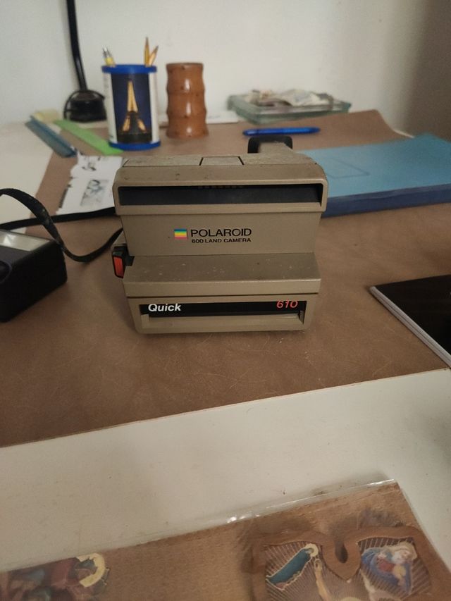 Polaroid 600 Land camera