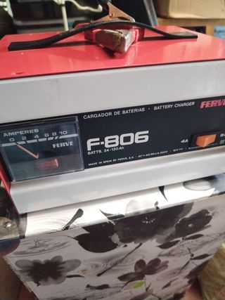 Cargador de baterías Ferve 806 12V-6A