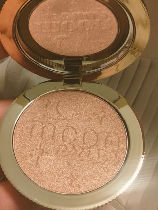 Too faced moon crush Summer Moon illuminante viso