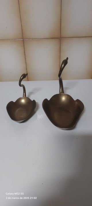 Figuras antiguas cisnes de bronce