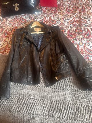 Cazadora de cuero Levis