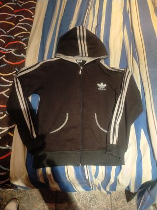 Chaqueta Adidas, talla L, negra y plateada 