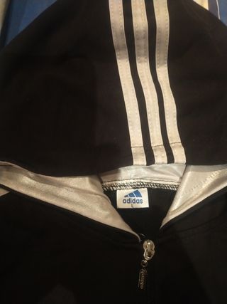 Chaqueta Adidas, talla L, negra y plateada 