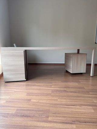 Mesa de oficina. Marca Actiu