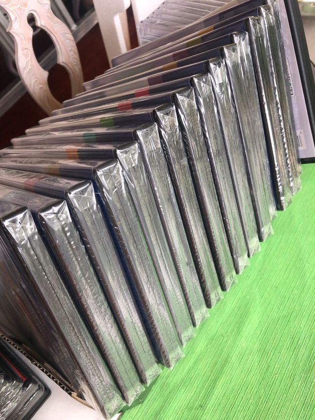 16 Cajas dvds nuevas