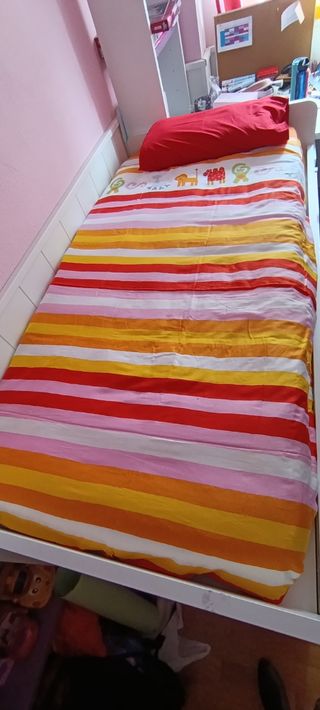 Funda nórdica y cortina