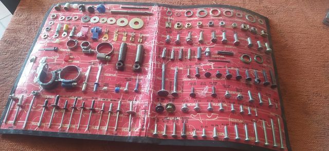 Campionario di viteria per auto