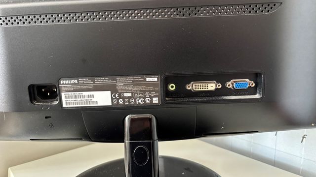 MONITOR LED PHILIPS 22"