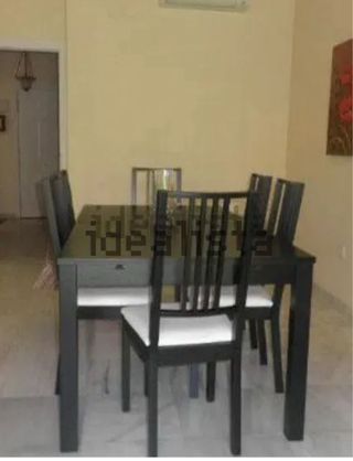 Mesa de comedor extensible y 6 sillas