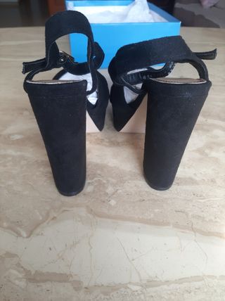 Zapatos negros