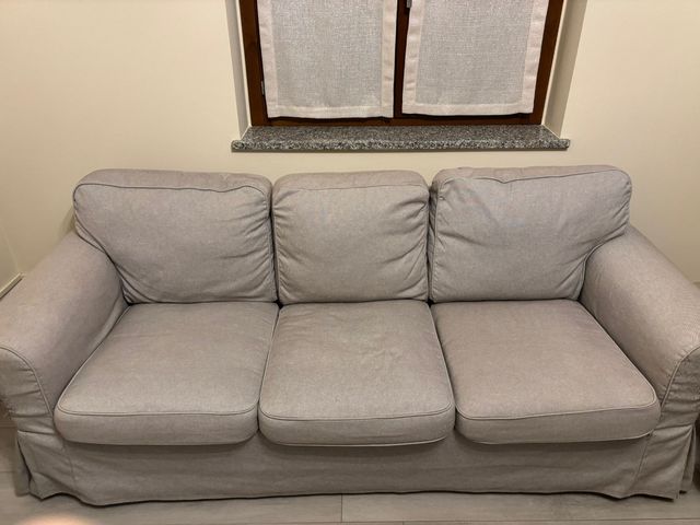 Divano 3 posti grigio