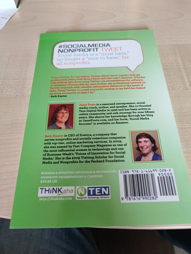 # Socialmedia Nonprofit Tweet Book01: 140 Bite-Sized Ideas for Nonprofit Social Media Engagement