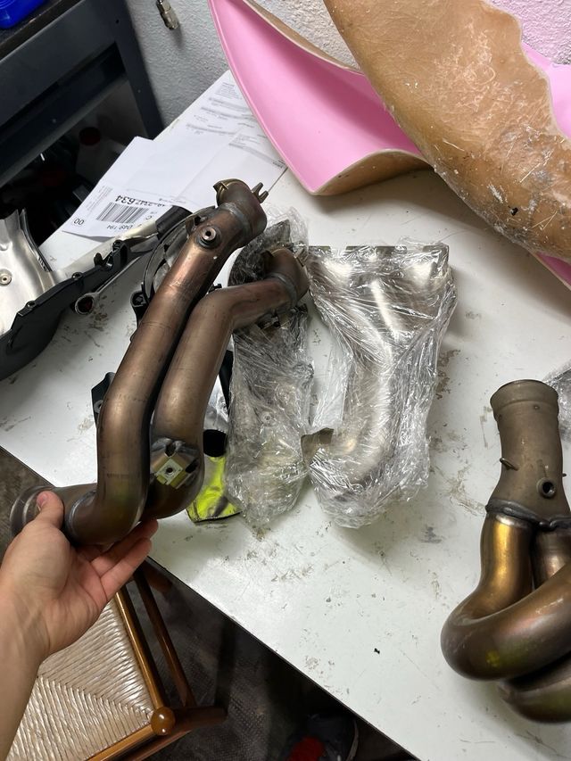 Silencioso Panigale V4