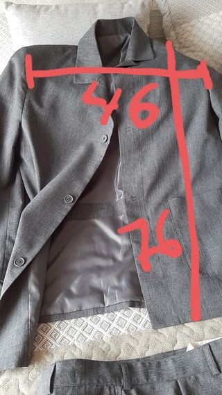 Traje gris