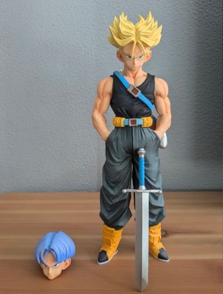 Figura Trunks 26 cm