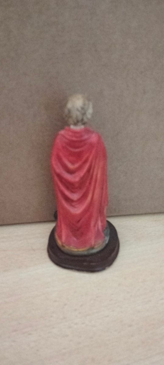 Statuetta di ceramica artigianale