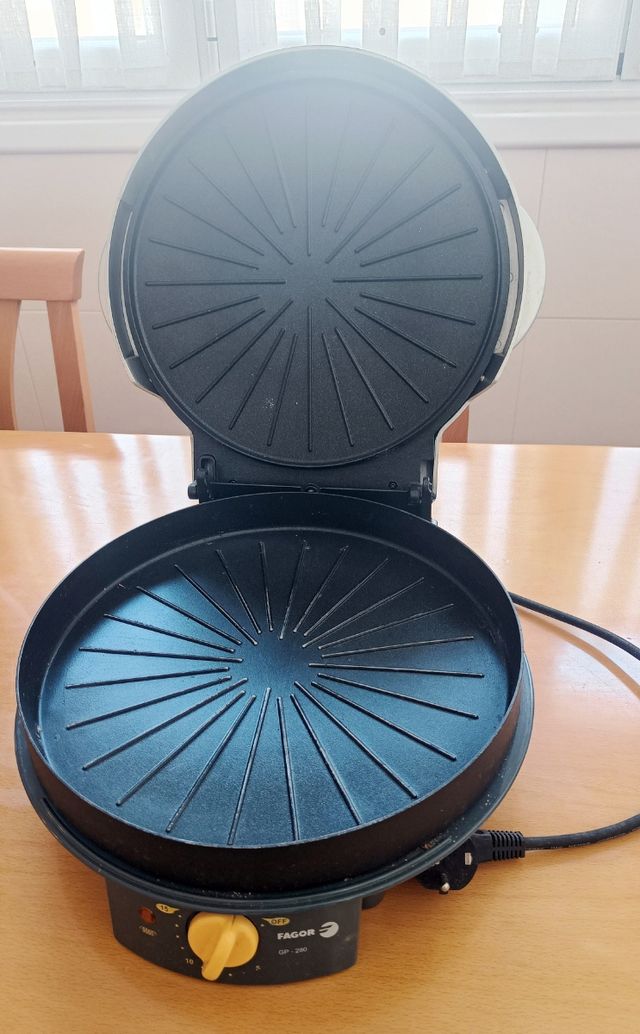 Horno eléctrico portátil FAGOR.