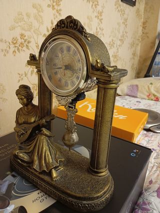 Reloj de mesa antiguo