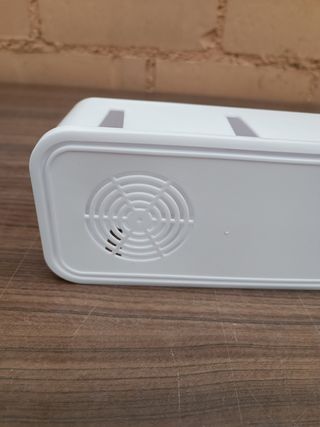 Caja de gestión y almacenamiento de cables