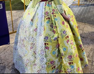Se vende traje de fallera. Oferta!!!!