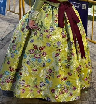 Se vende traje de fallera. Oferta!!!!