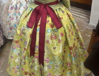 Se vende traje de fallera. Oferta!!!!
