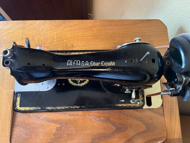 Maquina coser Alfa
